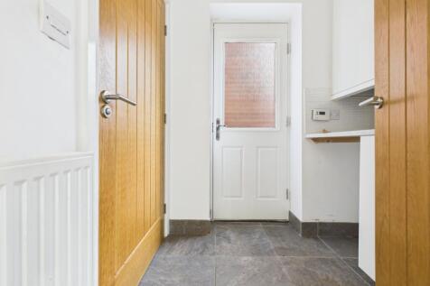 CAM03729G0-PR0114-STILL002