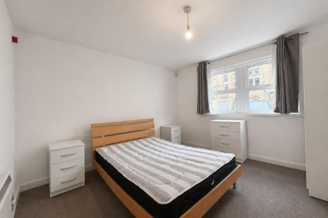 Clare Court, Prescott Street, Halifax, HX1 2QA photo 3