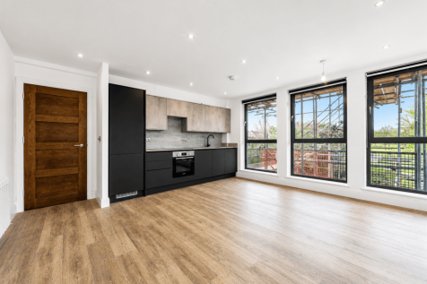 1 bed flat to rent Park House, New Malden KT3