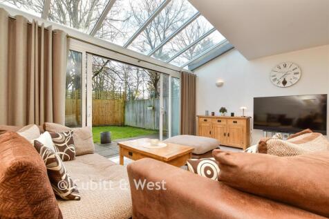 Kitchen / Lounge / Diner