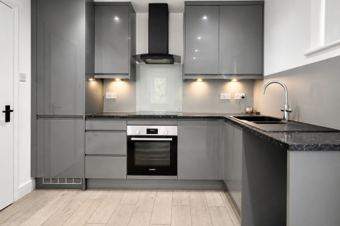 2 bed flat to rent Wakefield Court, London SE26