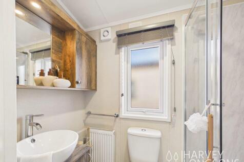 Bathroom with Shower in the Pemberton Avon Holiday