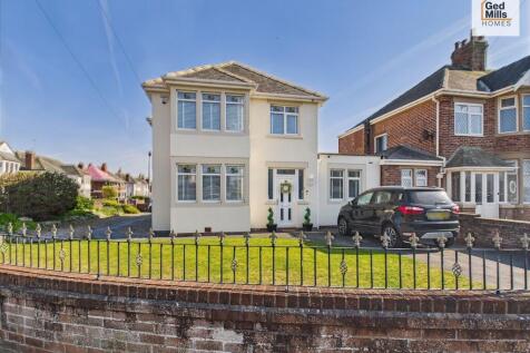 Blackpool, FY4 - property photo