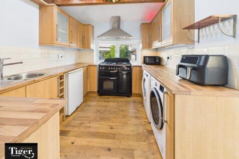 CAM02176G0-PR0772...