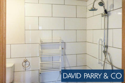 4 Bedroom Property with Land