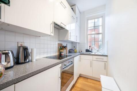London, W8 - property photo