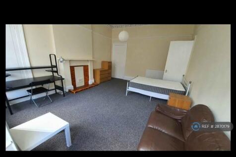 Master Bedroom Pic 2
