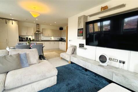 Lounge/ Kitchen
