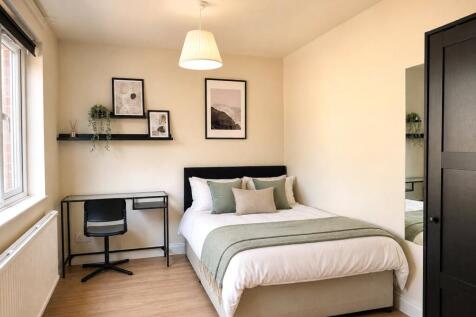 Berkeley Close, Bristol, BS16 photo 3