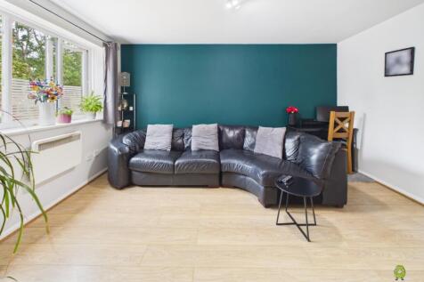 Presented by Clinton at EweMove Bexleyheath and Da