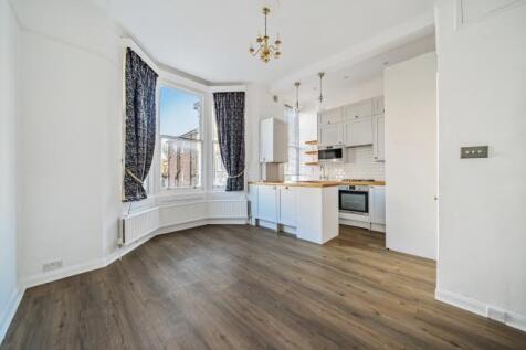 Kitchen / Living Are