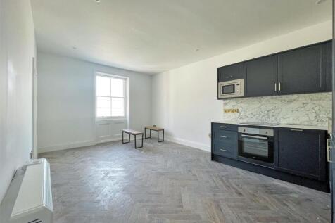 Open Plan Living Room/Kitchen