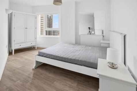 To Let  3 Bedroom Flat Balcony CR0  www.islingtonp