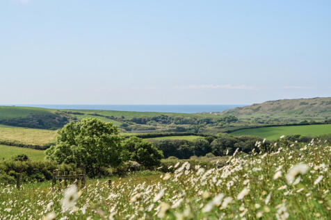 1298221-67-682df7...