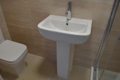 Yoxley Drive Room 1 Ilford IG2 6PX photo 5