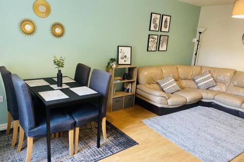 6-bed flat on Flat 3, 4a Radford Road, Leamington Spa, £2,250/mo