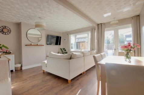 LOUNGE/DINER