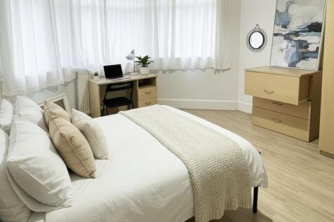 £170pppw Bills Incl, Birchfields Avenue, Manchester, Greater Manchester, M13 photo 4
