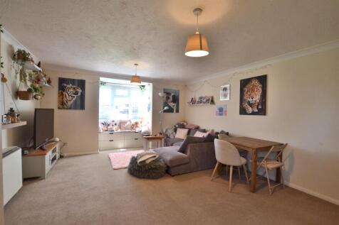 Living Room 1.JPG