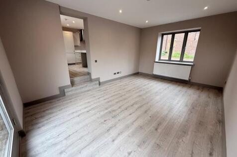 Cortland Close, Rotherham photo 5