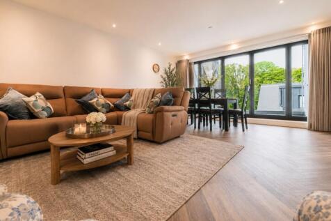 Call 02920 668585 to secure your viewing _13