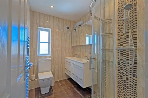 Main bedroom En-suite