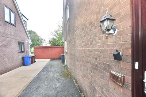 Driveway/ Garage