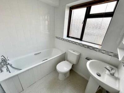 Room 3, Sackville Road, Hove, East Sussex, BN3 photo 4
