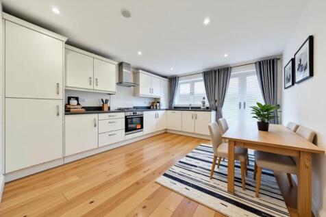 Dining/Kitchen