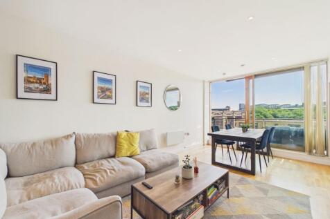 Living/Dining Area