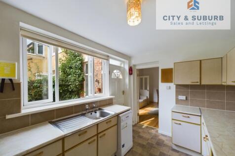 CAM01351G0-PR0037-STILL007