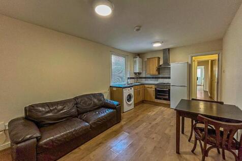 2-bed house on Richmond Road, Roath, £1,250/mo