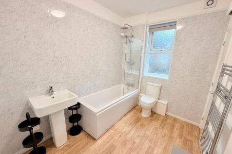 Eccles Old Road, Salford, M6 photo 4