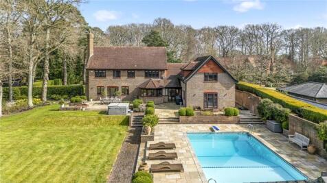 Garden &amp; Pool