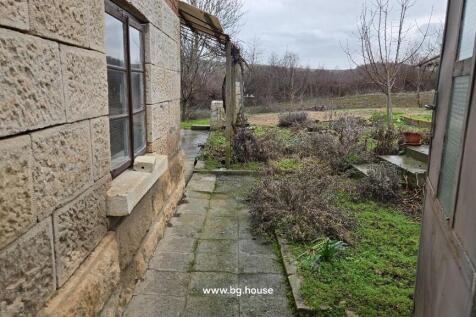 Property Image 100