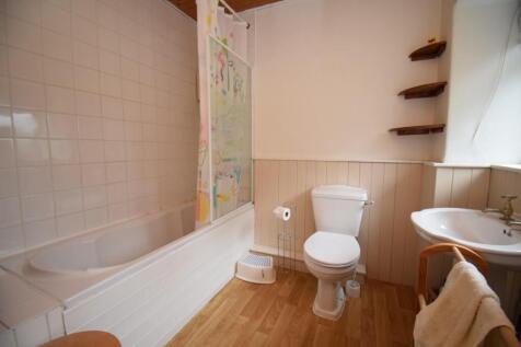 Bathroom.JPG
