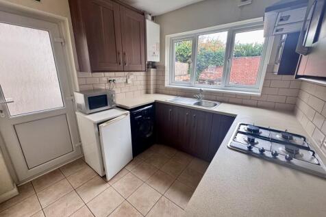 £111 pppw, Lenton Boulevard photo 3