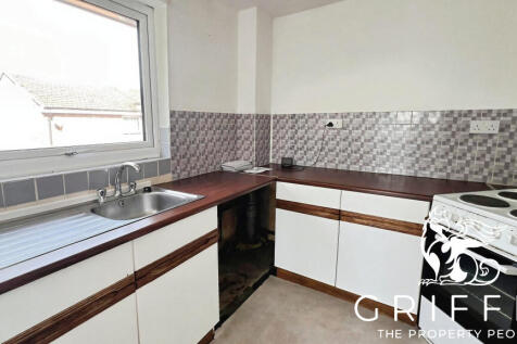 Coronation Avenue, East Tilbury, RM18 photo 3