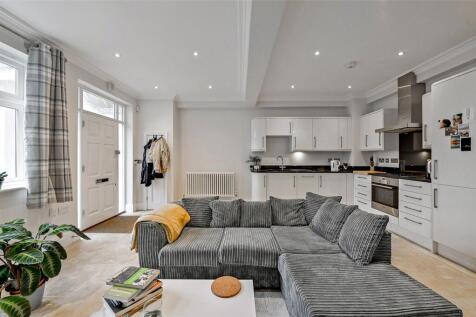 Sitting Room/Kitchen