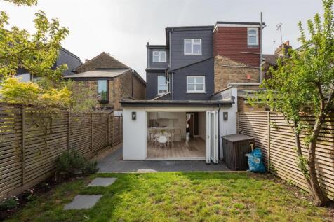 Barclay Road, E17