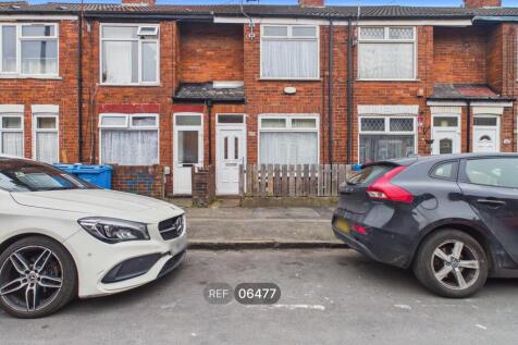 3-bed terraced on Essex Street, Hull, HU4 6PR, £725/mo