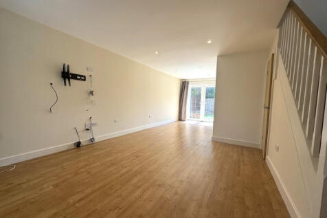 Lawnhurst Close, Cheadle Hulme, SK8 6RH photo 4