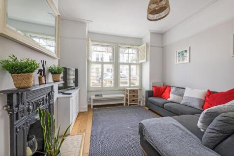 5 Lydden Grove Rec 2.jpg