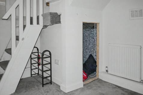 Flat 2, 77 Babington Road, Streatham, London, SW16 6AN