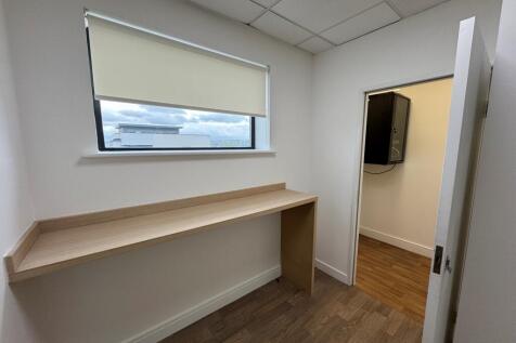 Office to rent Image 9