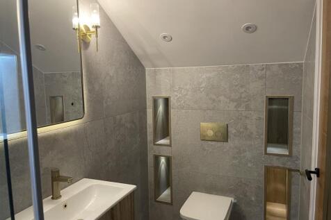 Main Ensuite