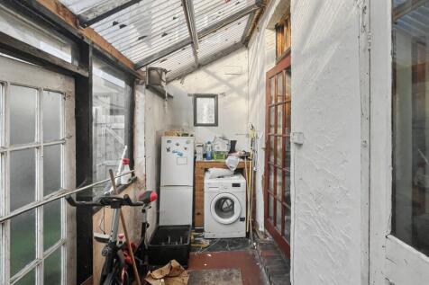 595 Kingston Road, Raynes Park, London, SW20 8SA