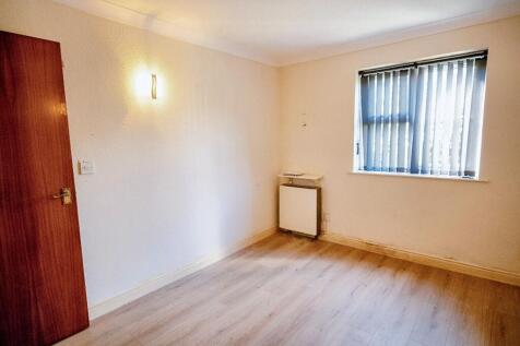 Flat 2 Woodlands, The Spinney, Leeds, LS17 6TQ
