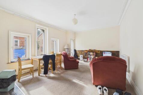 Flat 1 Living room