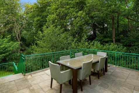 Patio Seating Are...